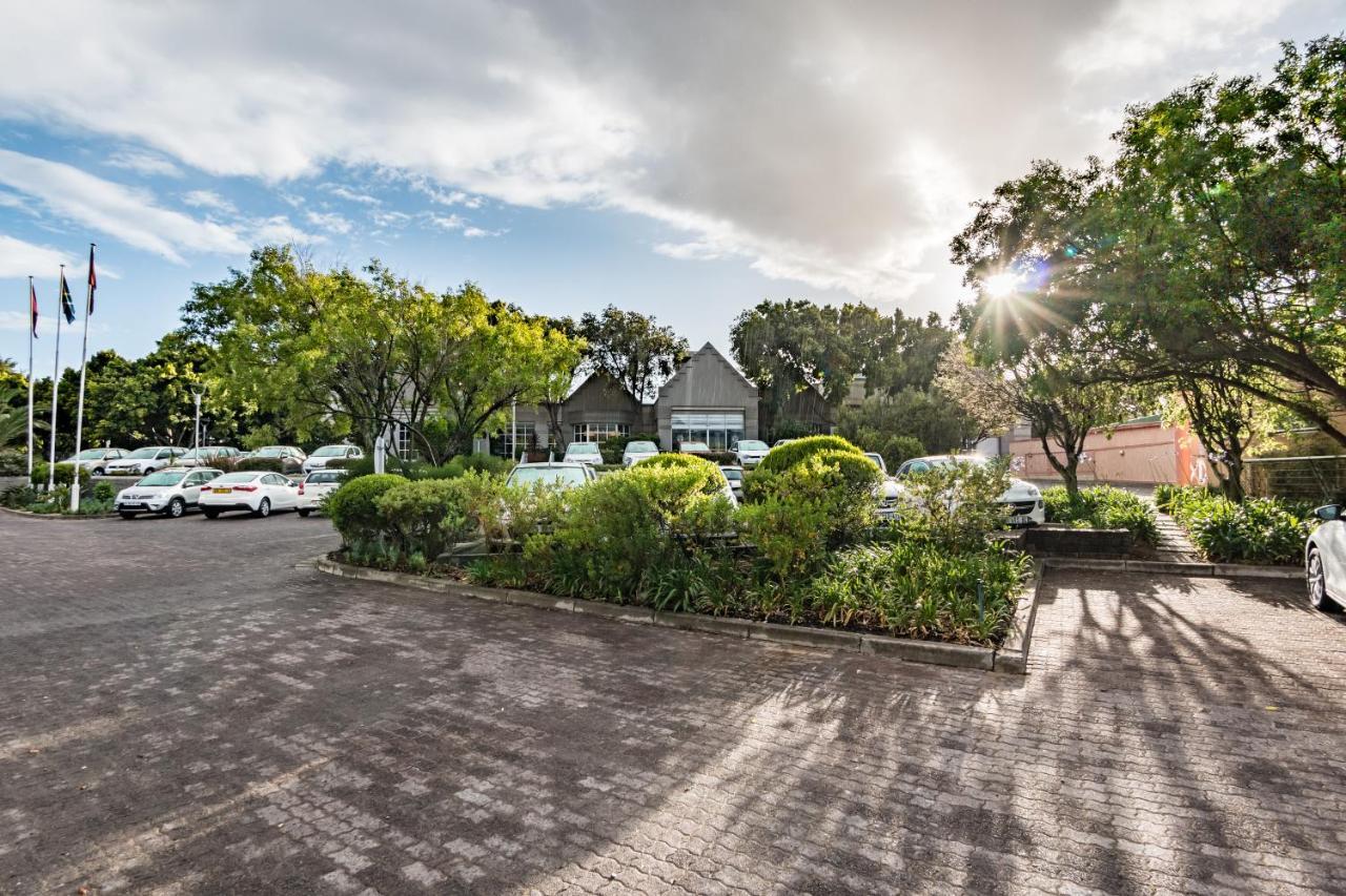 City Lodge Hotel Pinelands Cidade Do Cabo Exterior foto