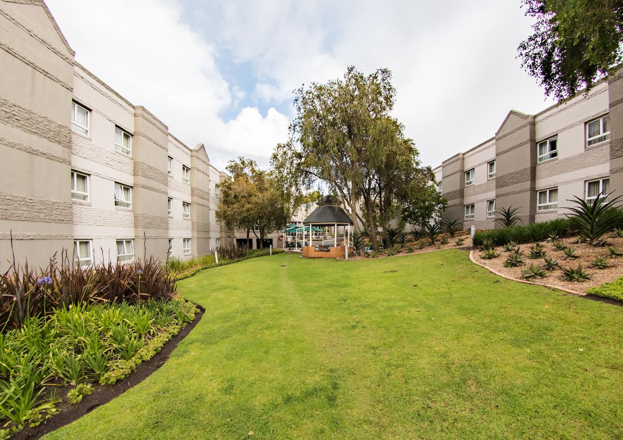 City Lodge Hotel Pinelands Cidade Do Cabo Exterior foto