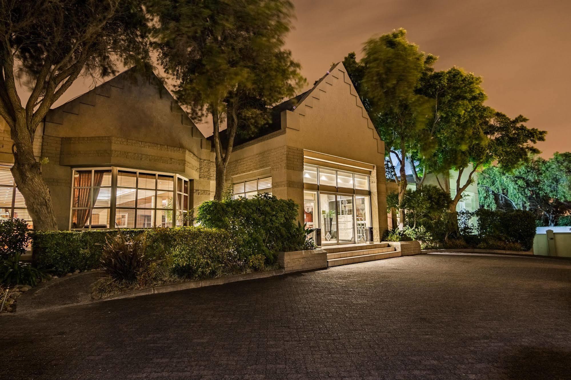 City Lodge Hotel Pinelands Cidade Do Cabo Exterior foto