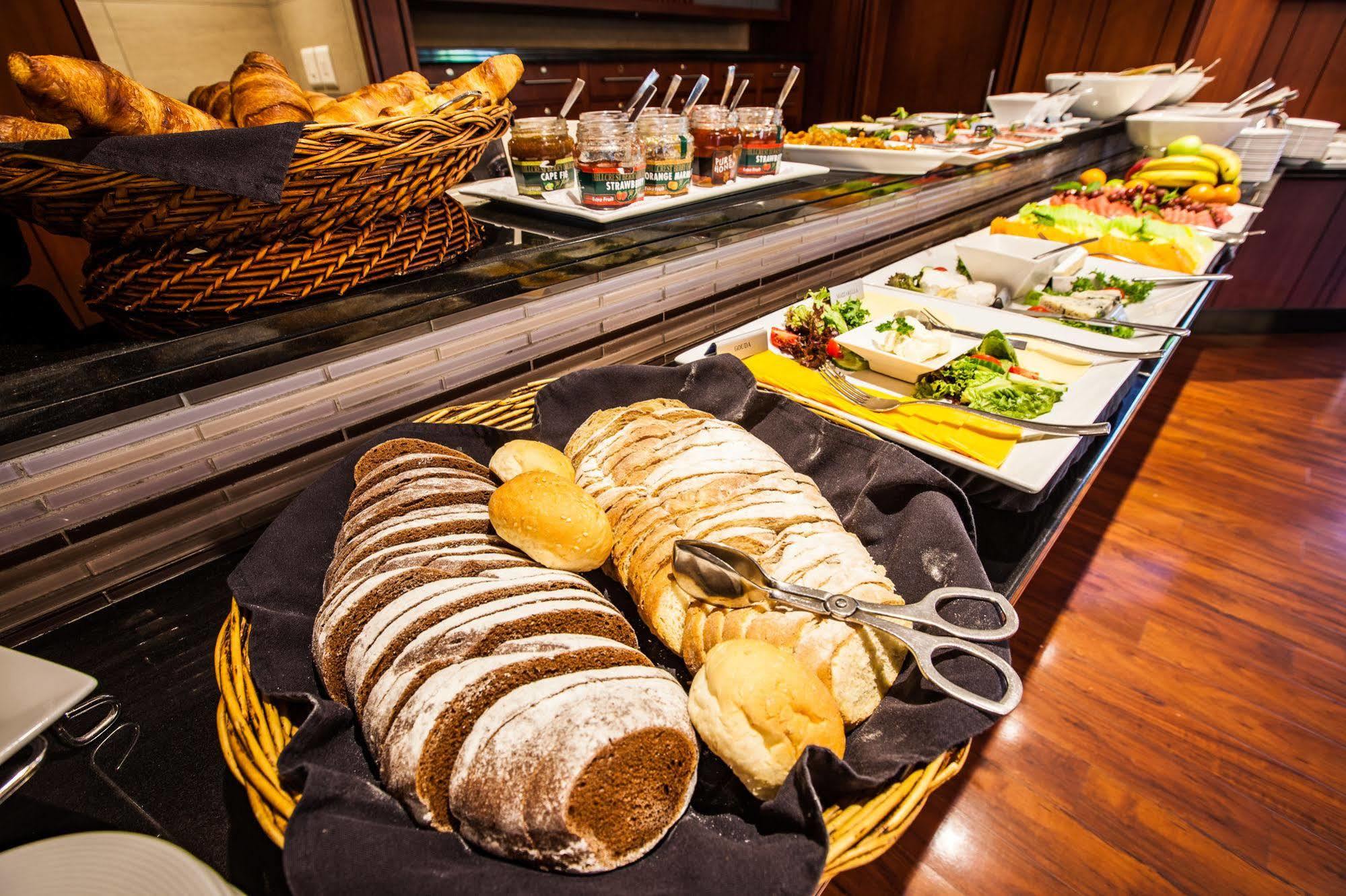 City Lodge Hotel Pinelands Cidade Do Cabo Exterior foto